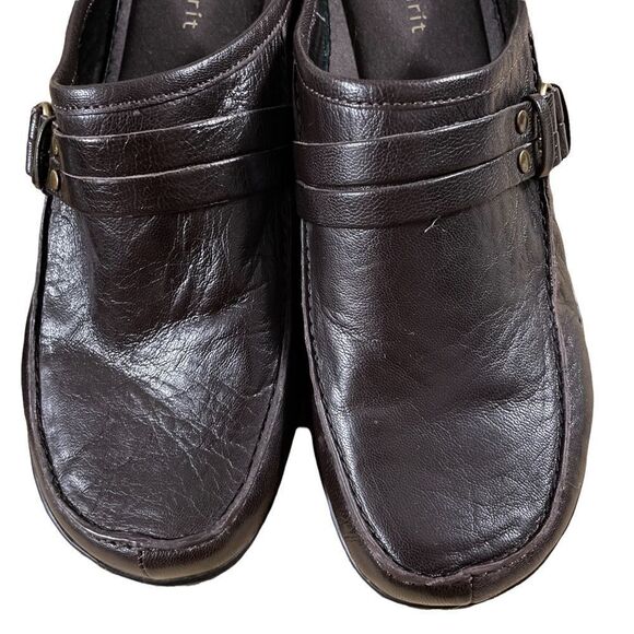 Easy Spirit ~ Brown Esdetrick Leather Clogs ~ Size 7 - Picture 2 of 8